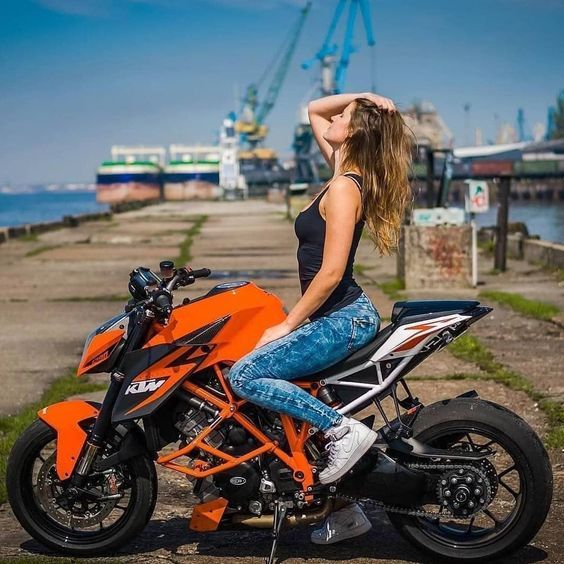 KTM Duke 390 байкер